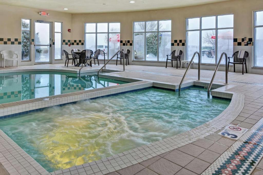 Hilton Garden Inn Oshkosh photo 2