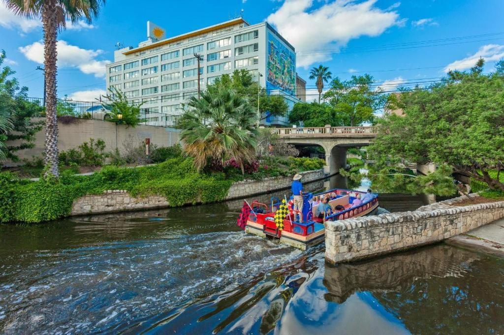 El Tropicano Riverwalk photo 1