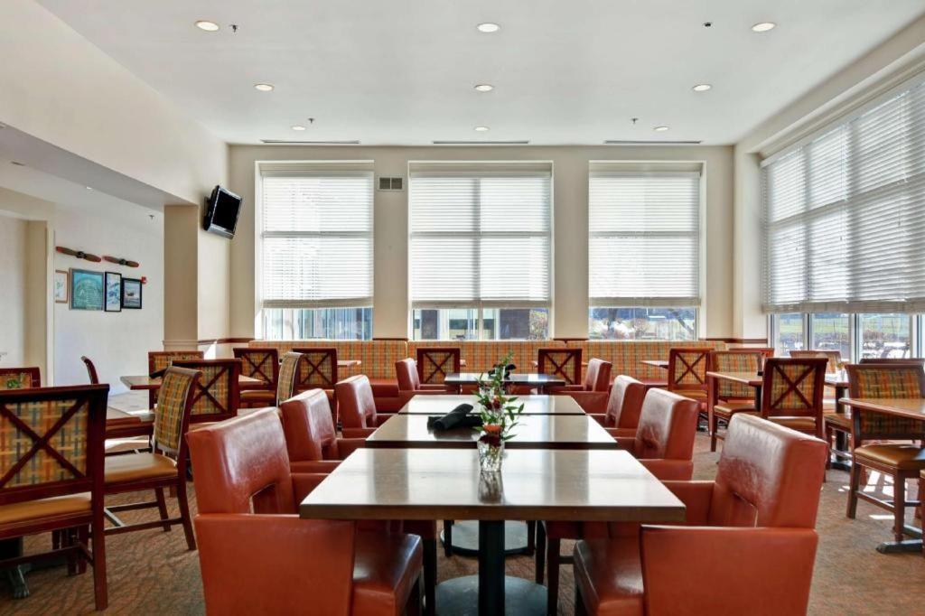 Hilton Garden Inn Oshkosh photo 62