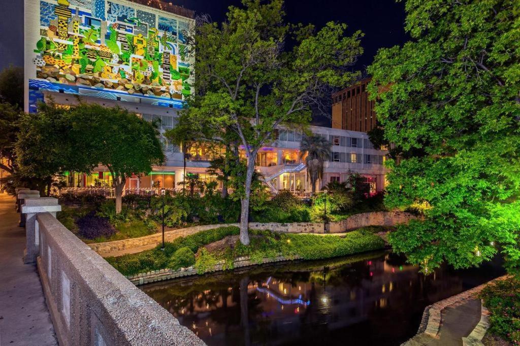El Tropicano Riverwalk photo 12