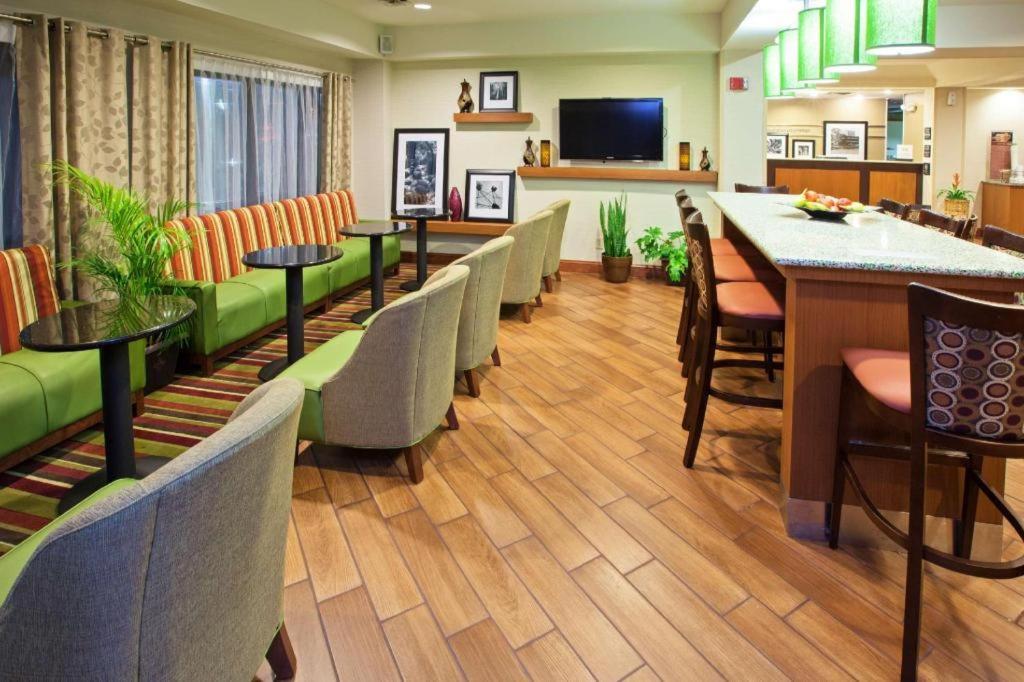 Hampton Inn Hixson photo 12
