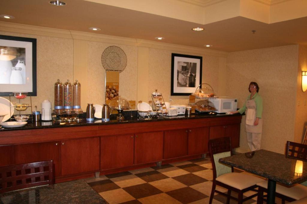 Hampton Inn Mount Vernon photo 5