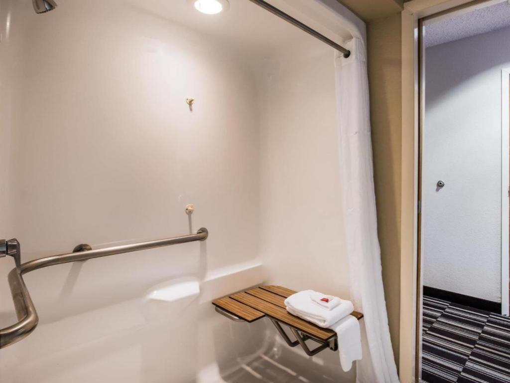 Microtel Inn & Suites by Wyndham Chattanooga/Near Hamilton P photo 7