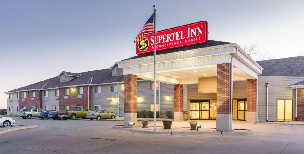 Supertel Inn And Conference Center photo 1