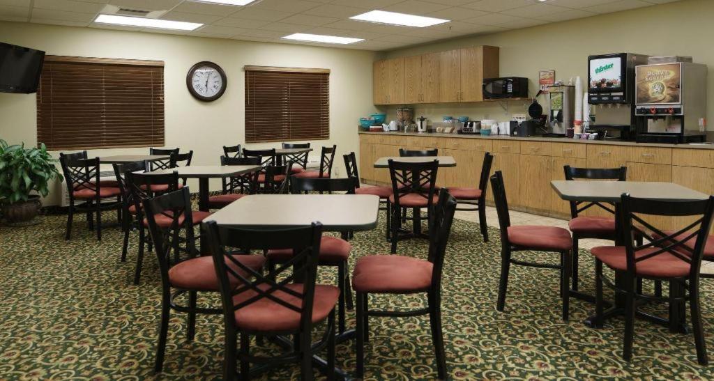 Supertel Inn And Conference Center photo 3