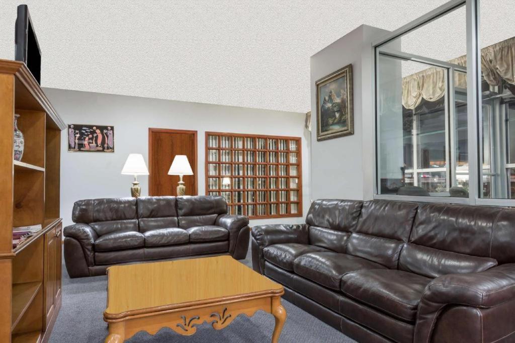 Ramada Limited Norfolk photo 3