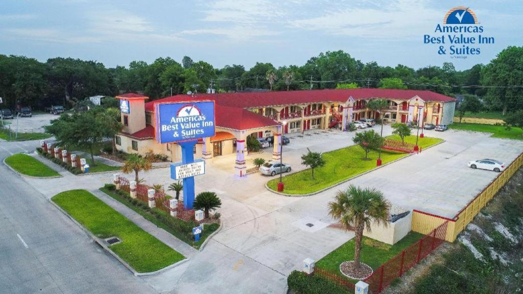 Americas Best Value Inn & Suites Houston NE photo 1