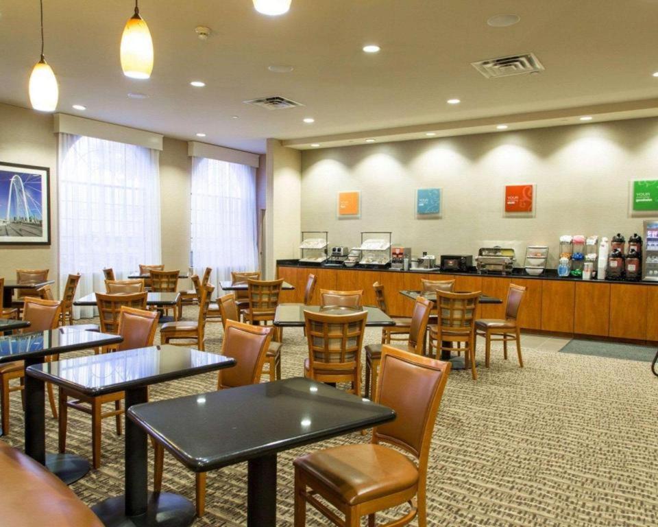 Comfort Inn DFW Airport North photo 3
