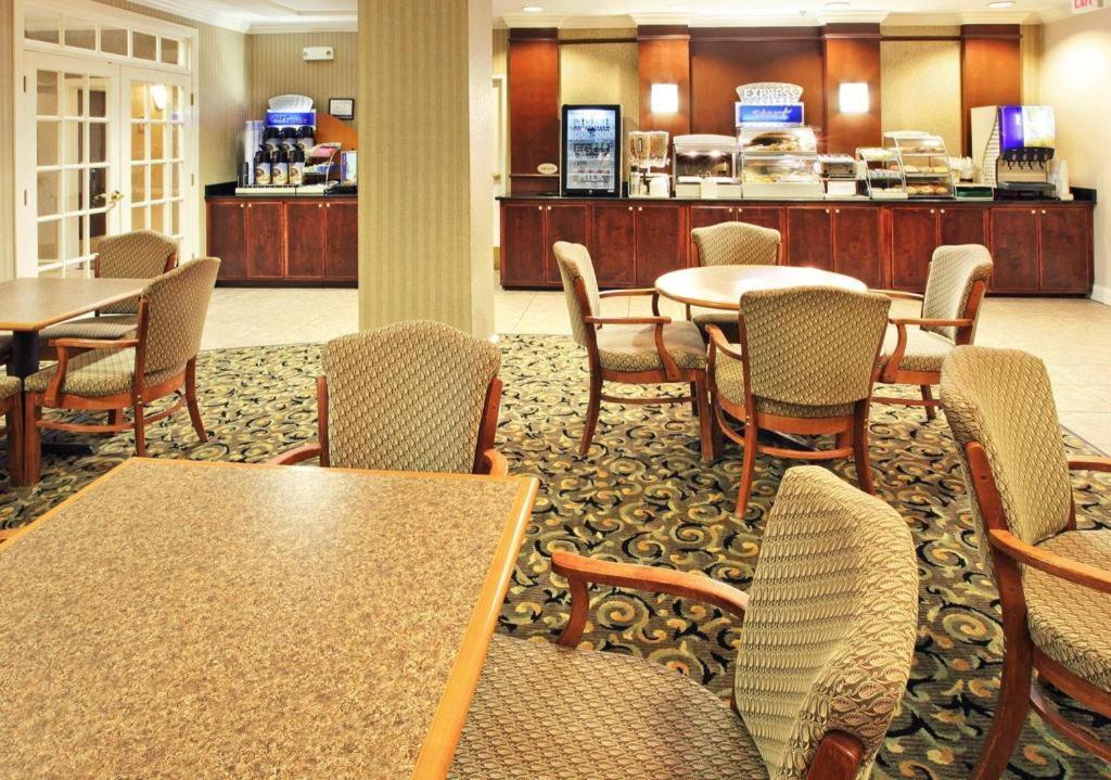 Holiday Inn Express Camden Hotel photo 2