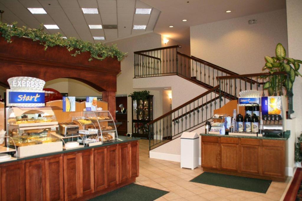 Holiday Inn Express Hotel And Suites Corinth photo 3