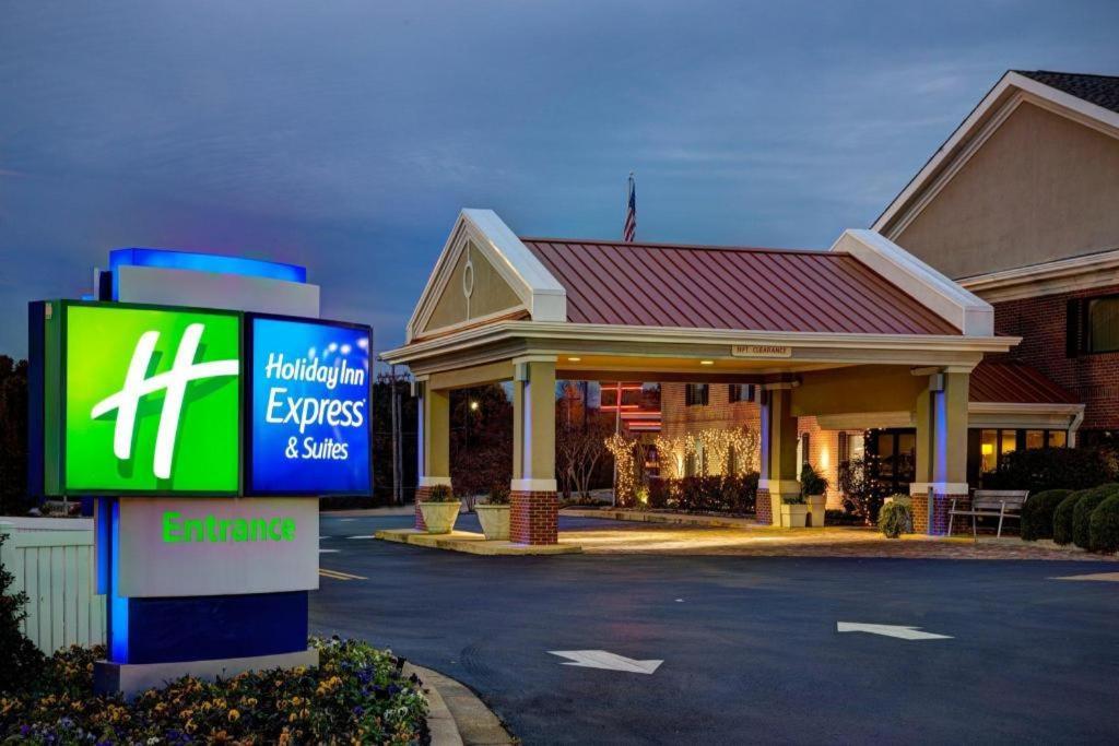 Holiday Inn Express Hotel And Suites Corinth photo 8