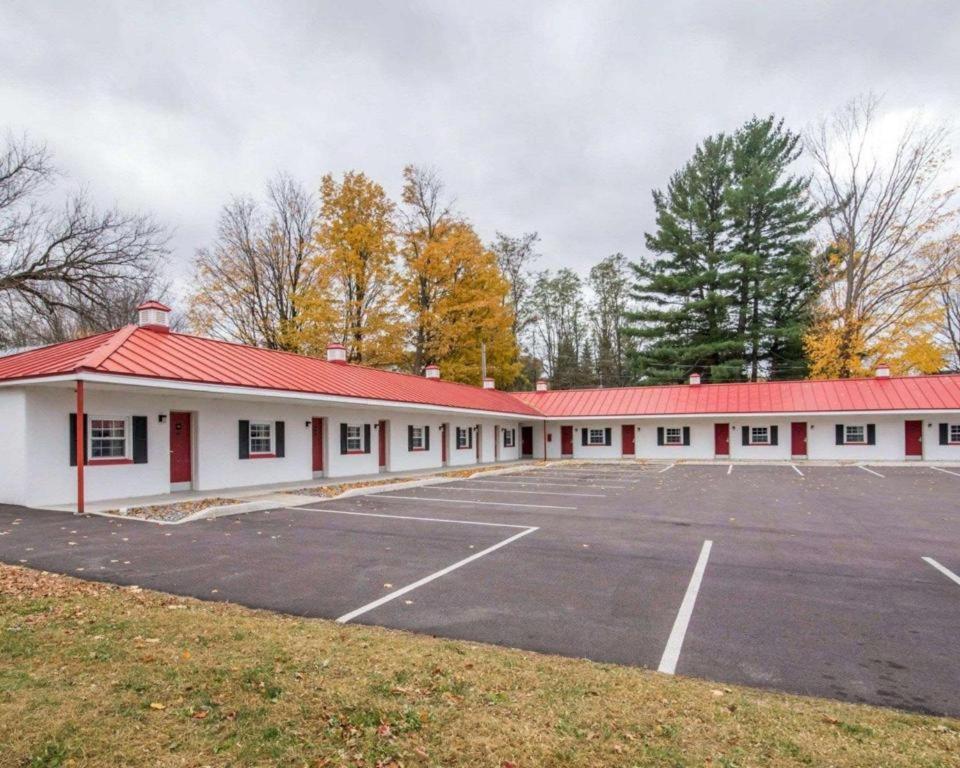 Econo Lodge photo 9