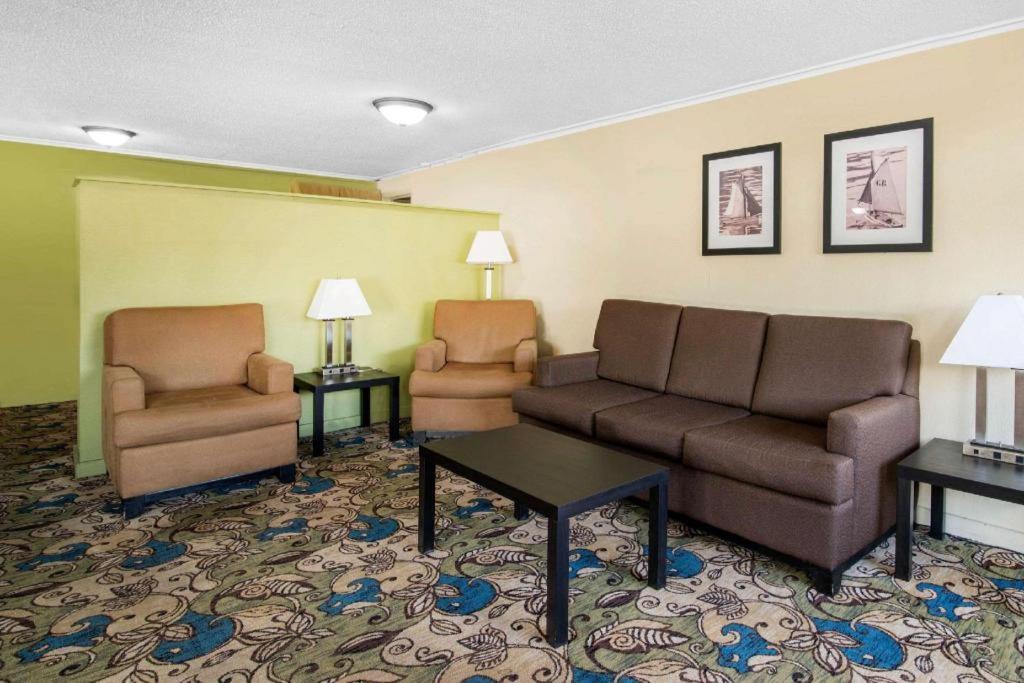 Quality Inn Barre-Montpelier photo 18