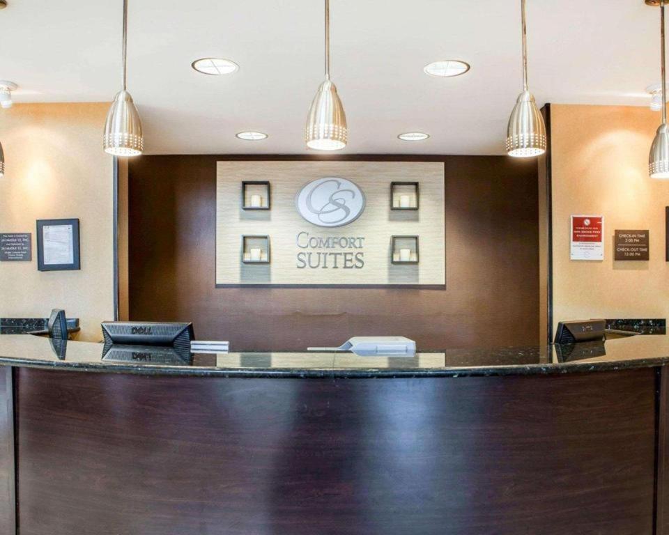 Comfort Suites photo 11
