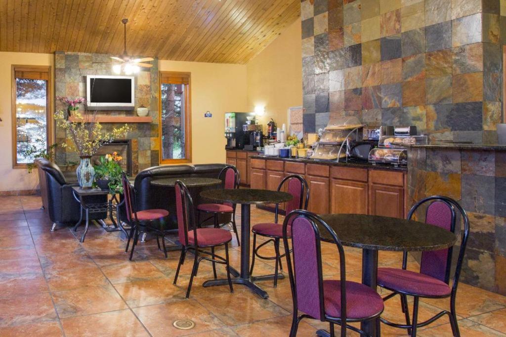 Days Inn by Wyndham Silverthorne photo 4