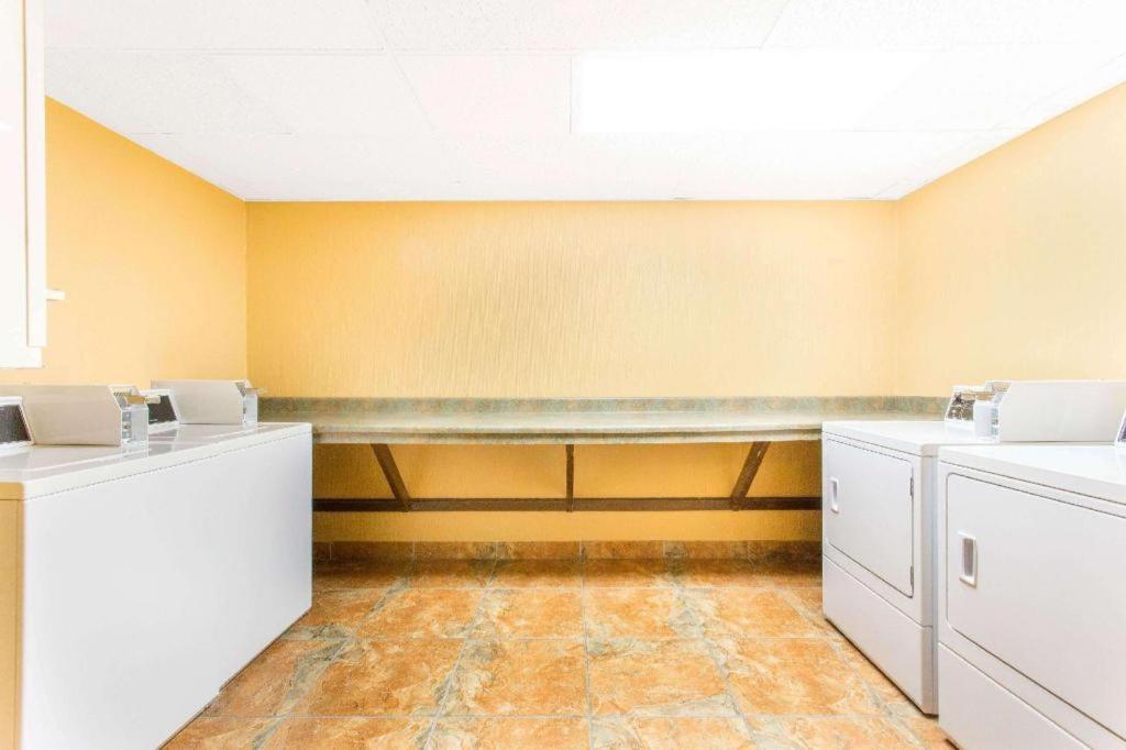 Days Inn by Wyndham Silverthorne photo 7