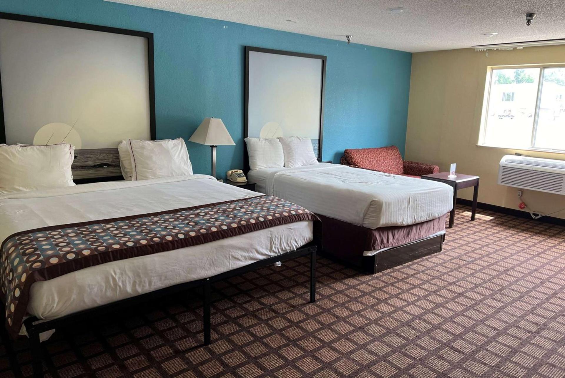Fairview Inn & Suites Whitewater photo 11