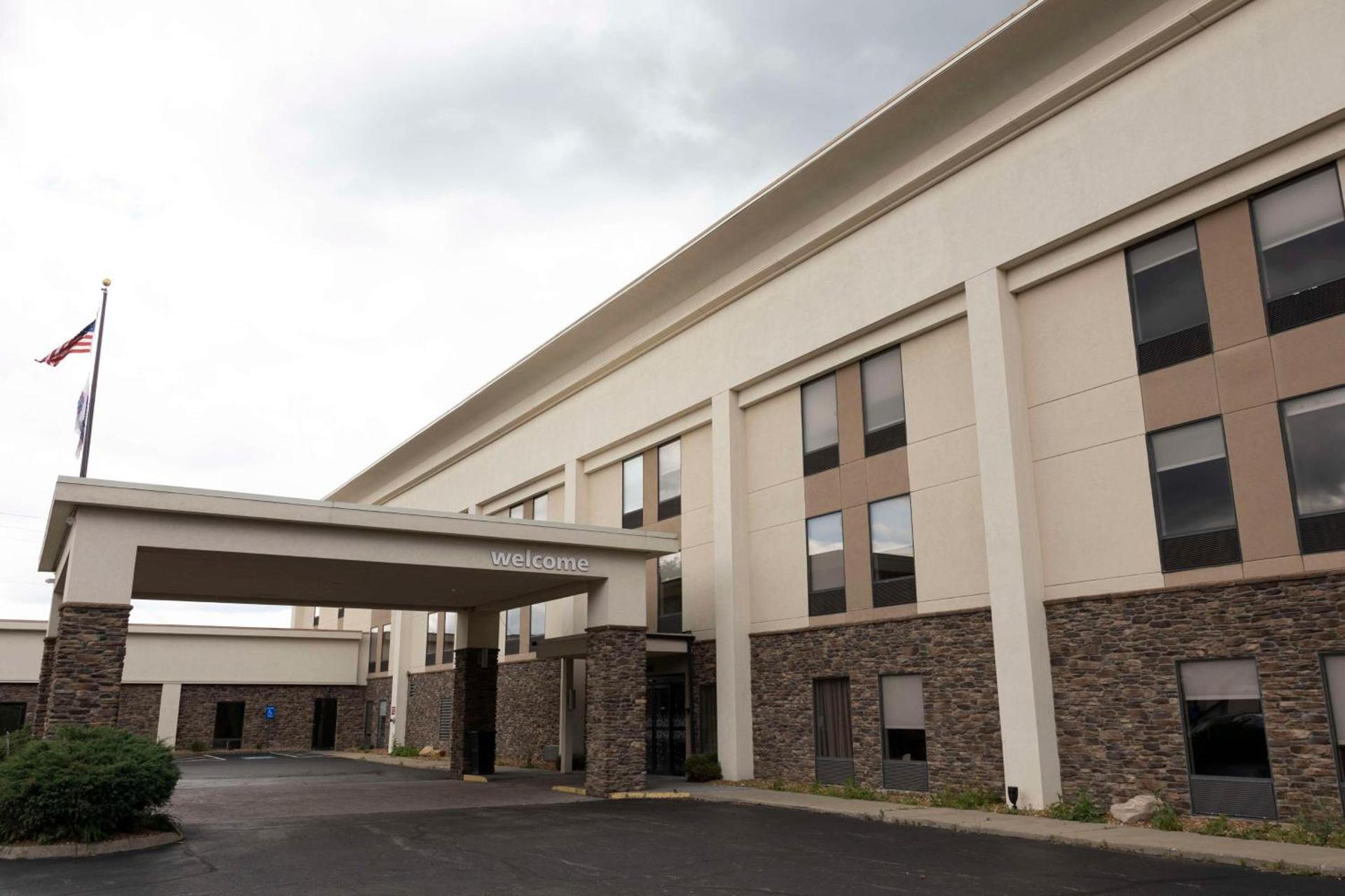 Hampton Inn Kent/Akron Area photo 1