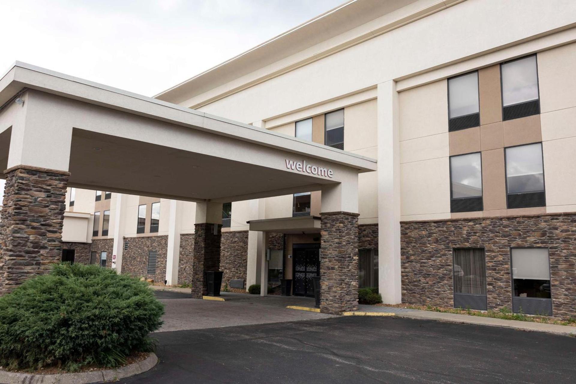 Hampton Inn Kent/Akron Area photo 2