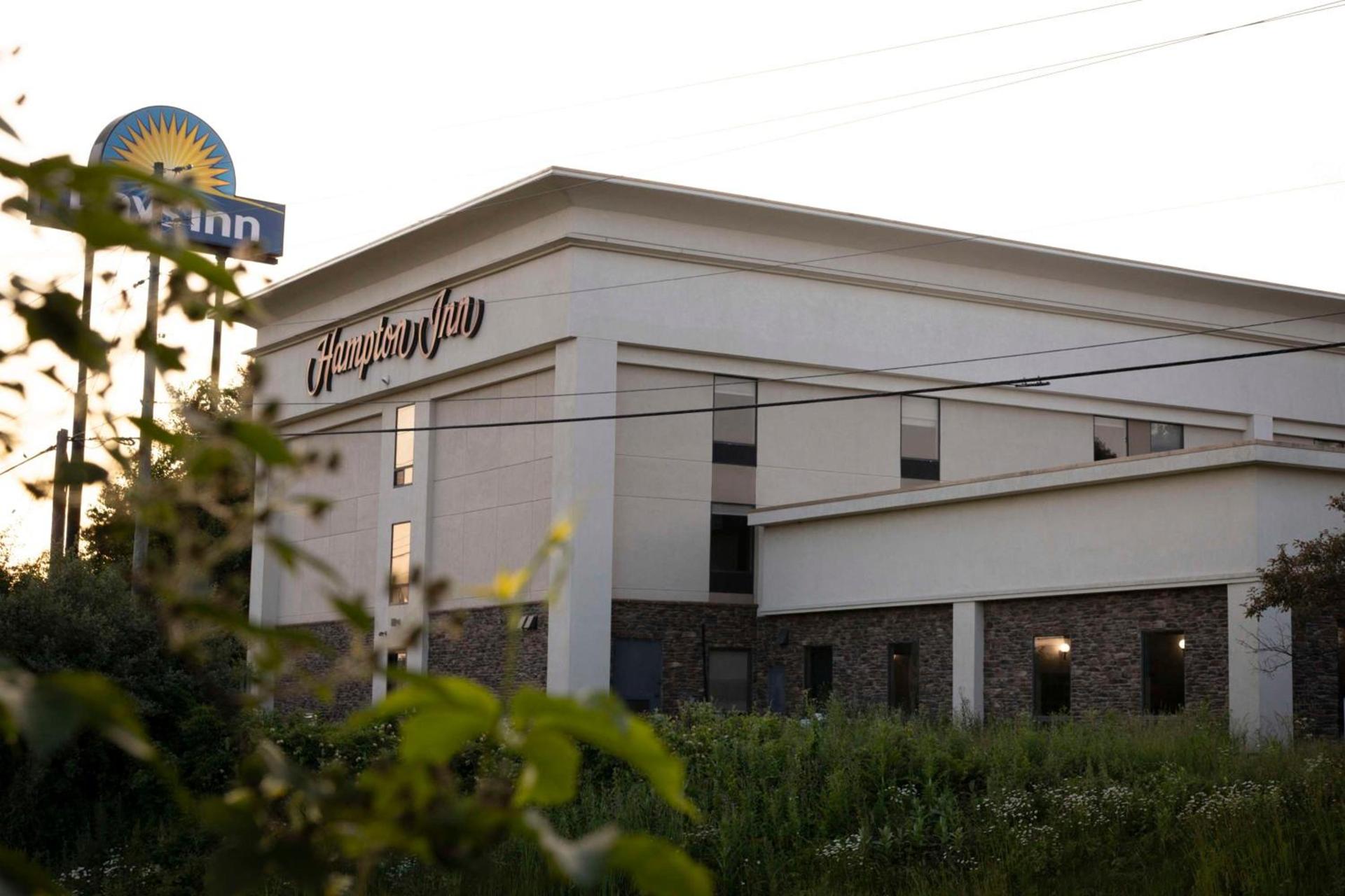 Hampton Inn Kent/Akron Area photo 4