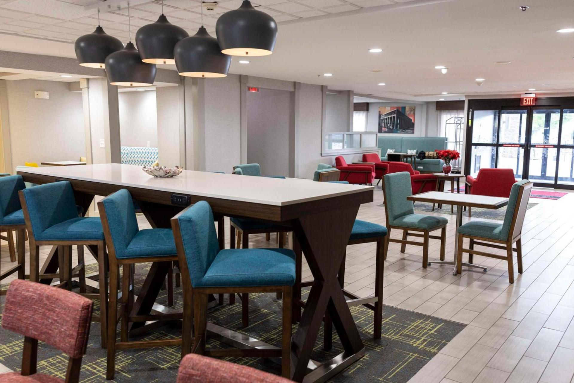 Hampton Inn Kent/Akron Area photo 9