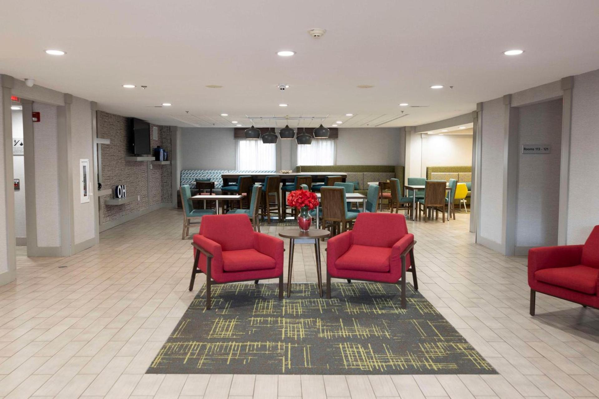 Hampton Inn Kent/Akron Area photo 12