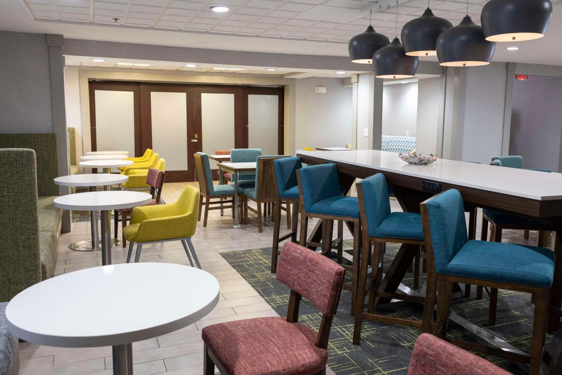 Hampton Inn Kent/Akron Area photo 16