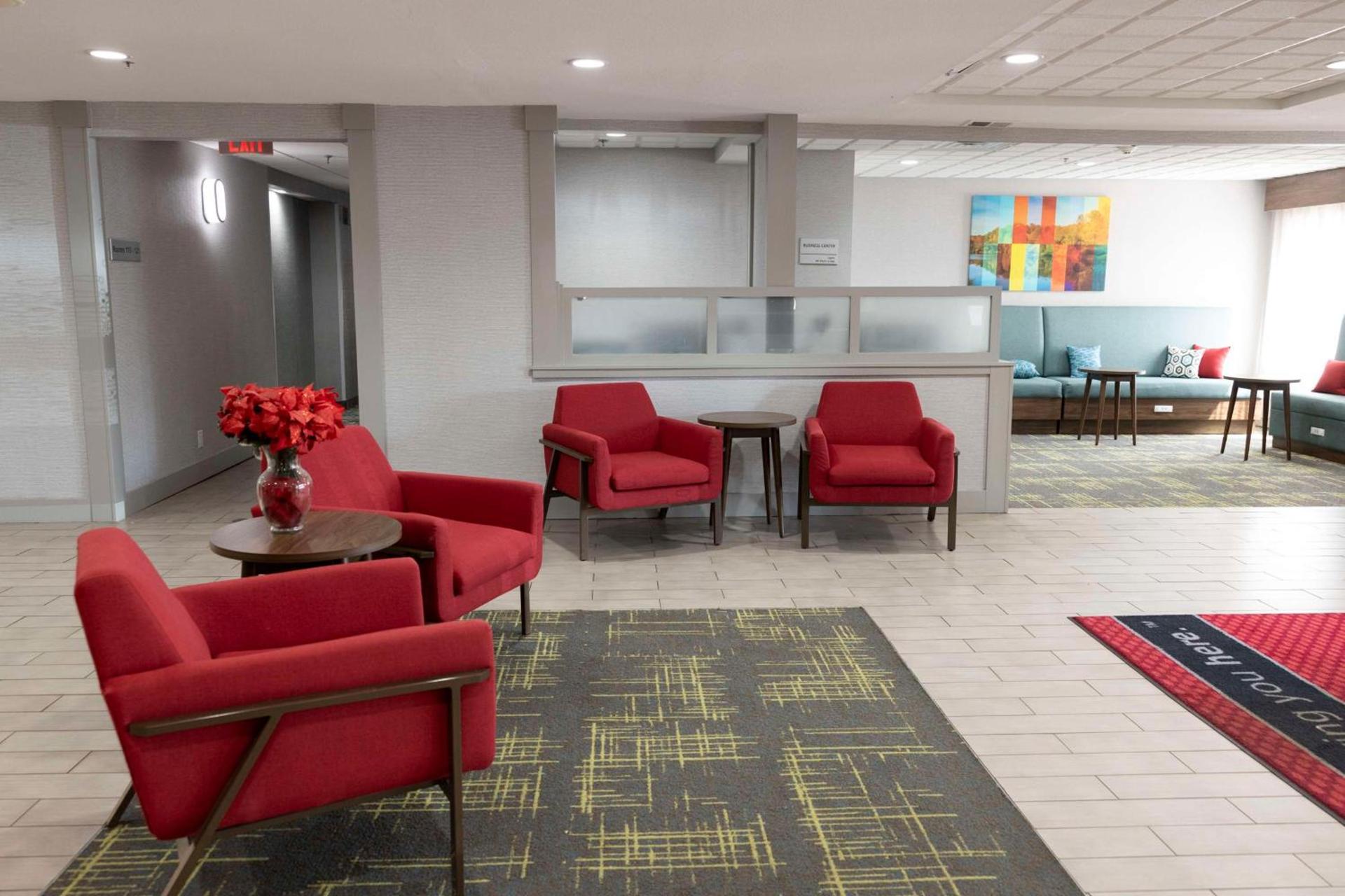 Hampton Inn Kent/Akron Area photo 17