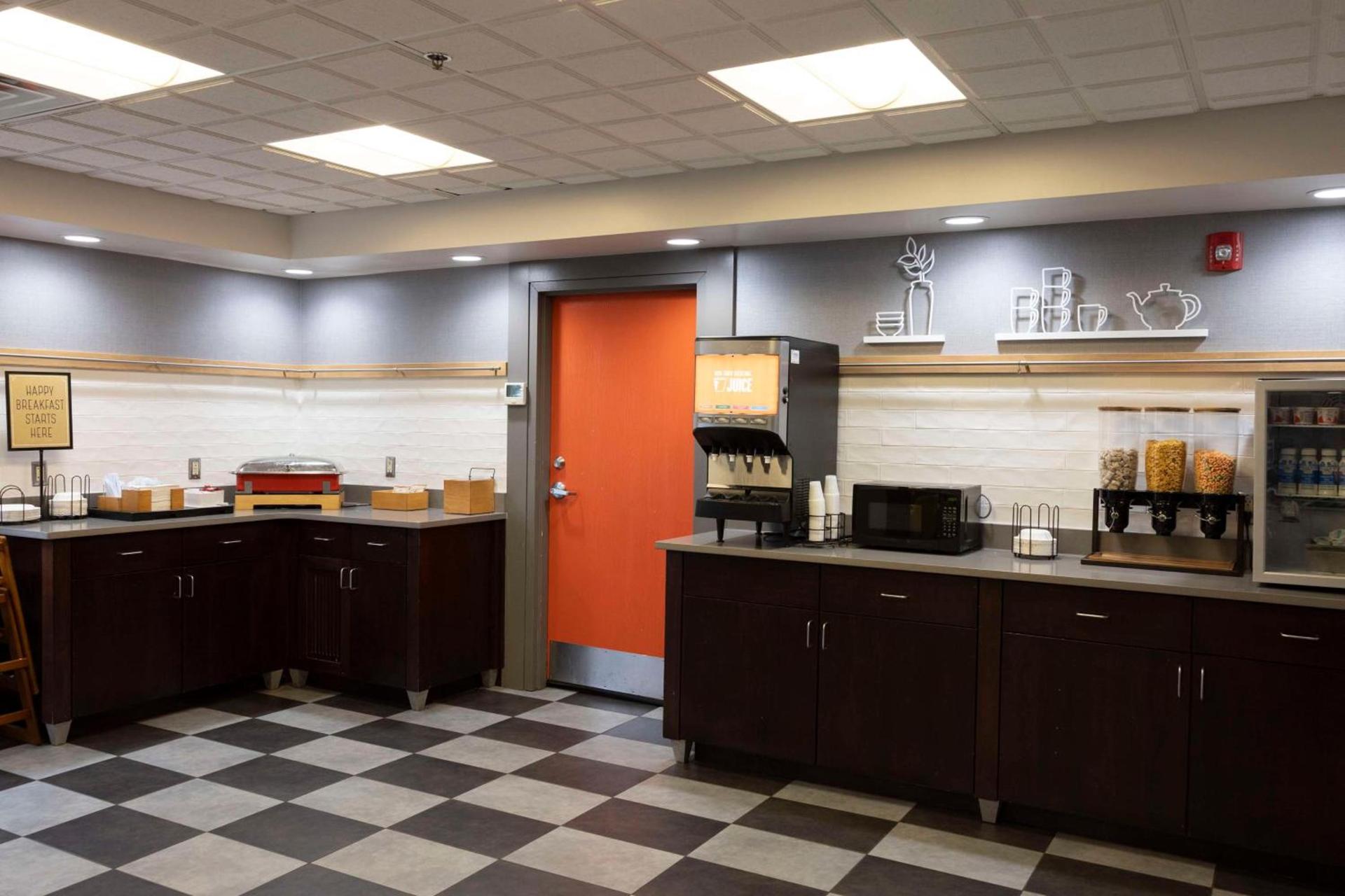 Hampton Inn Kent/Akron Area photo 24