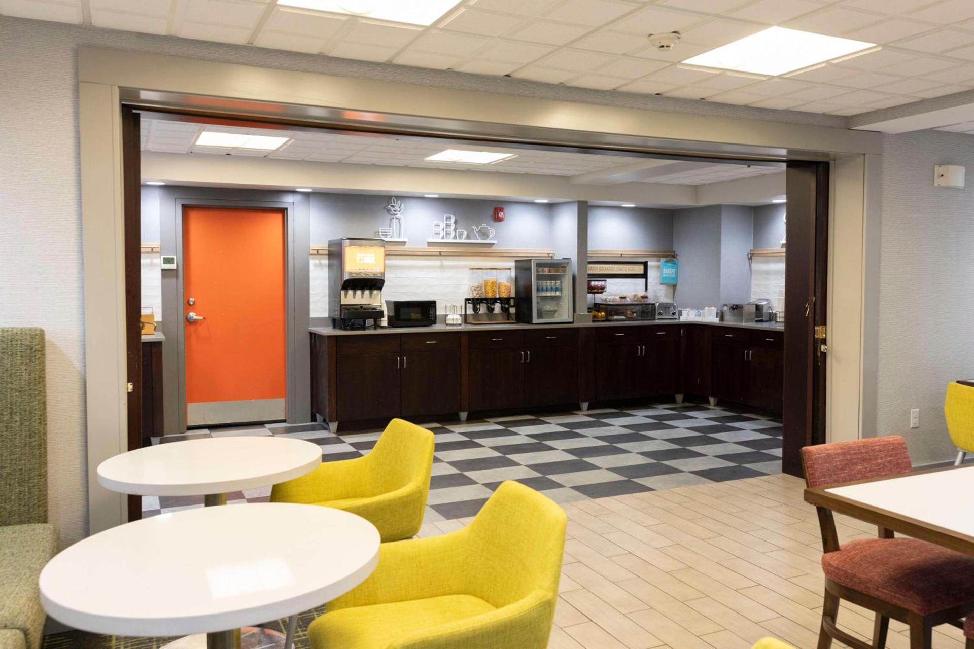 Hampton Inn Kent/Akron Area photo 25