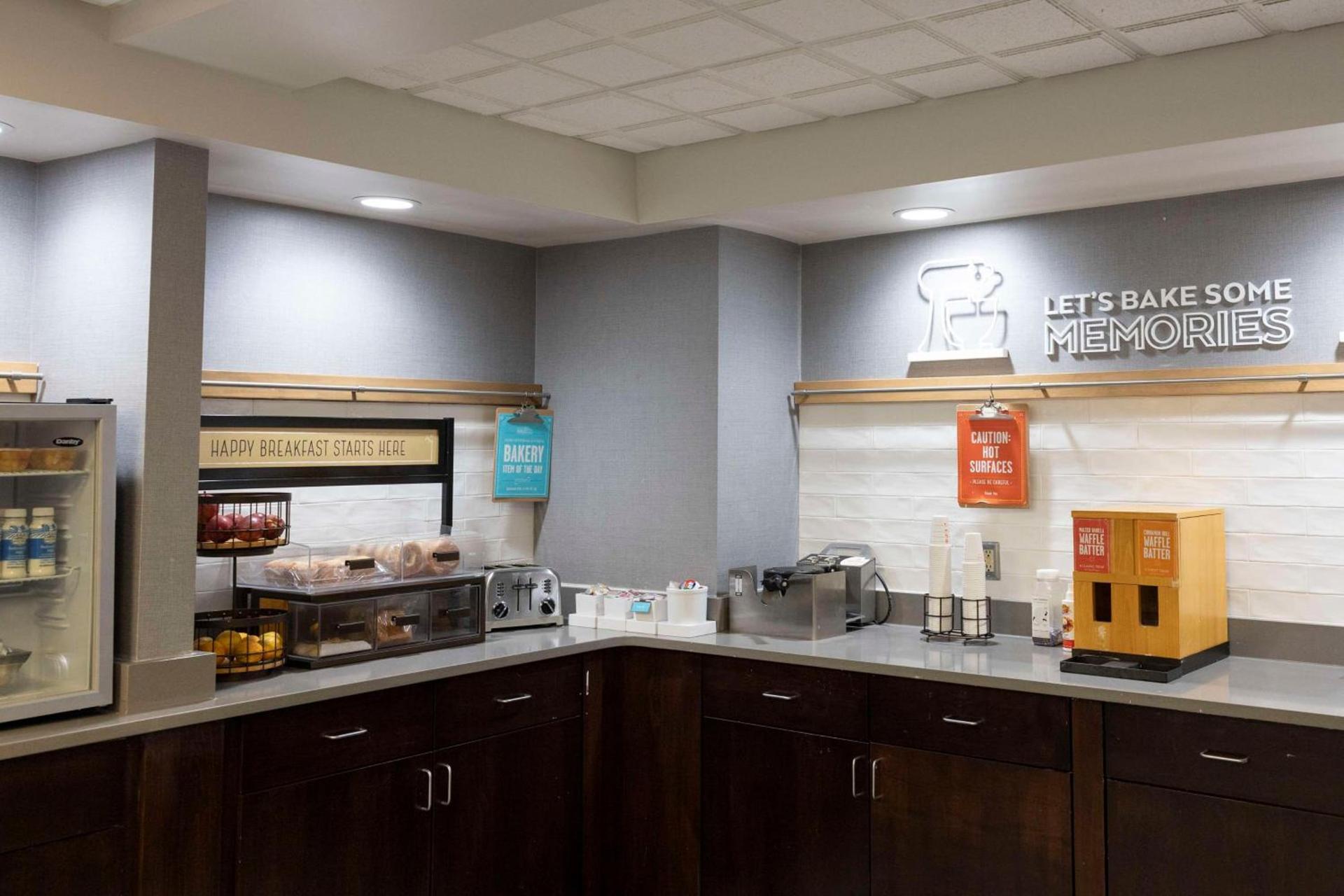 Hampton Inn Kent/Akron Area photo 27
