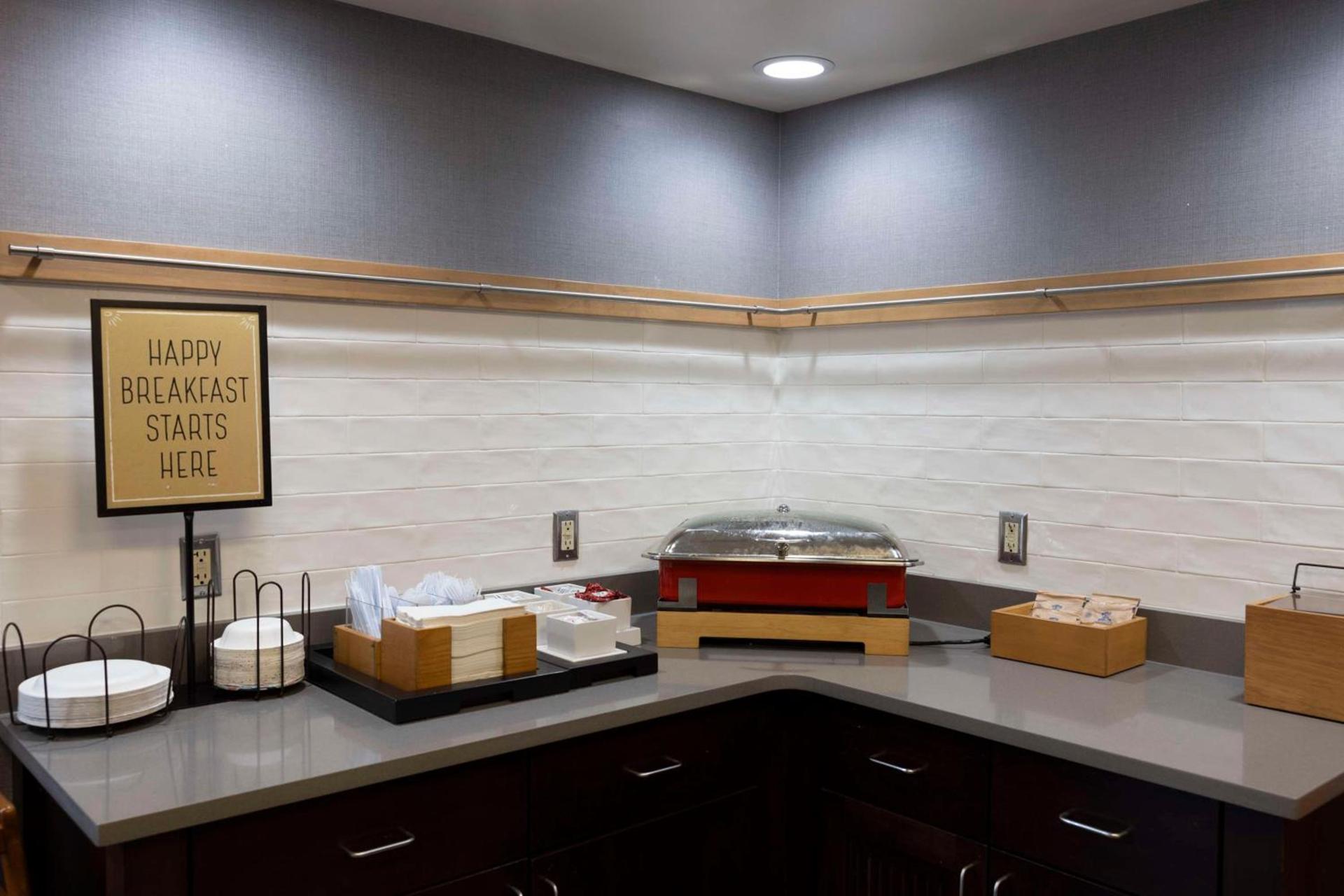 Hampton Inn Kent/Akron Area photo 34