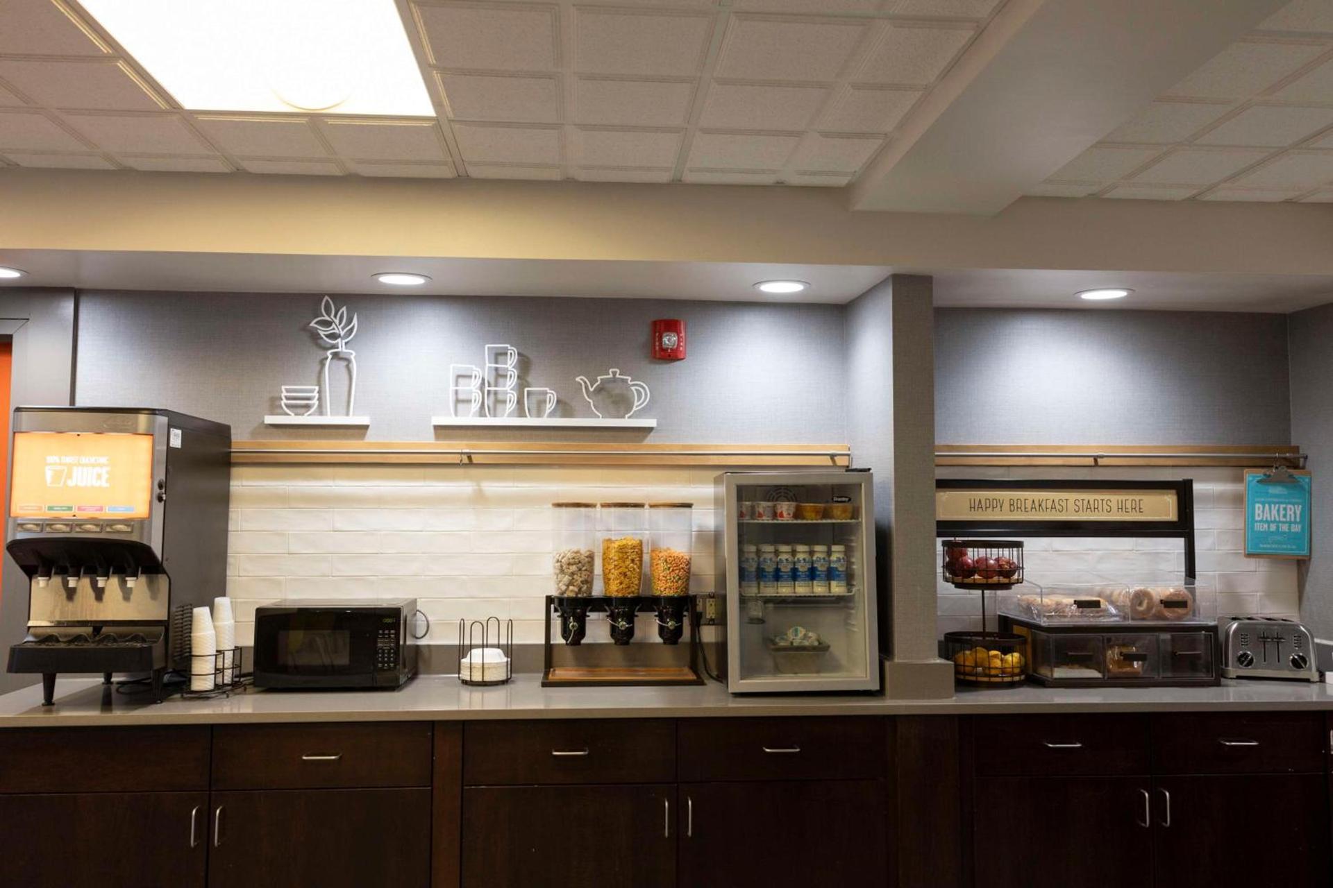 Hampton Inn Kent/Akron Area photo 37