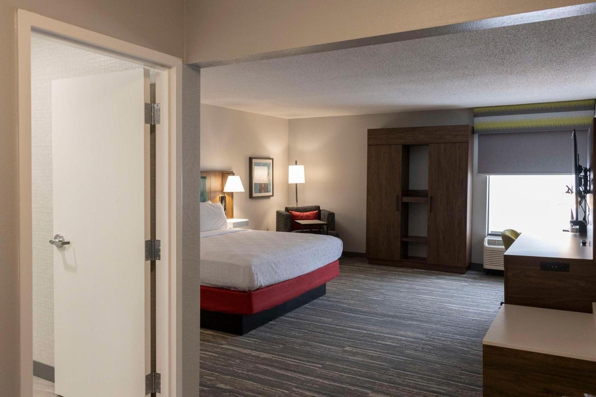 Hampton Inn Kent/Akron Area photo 47