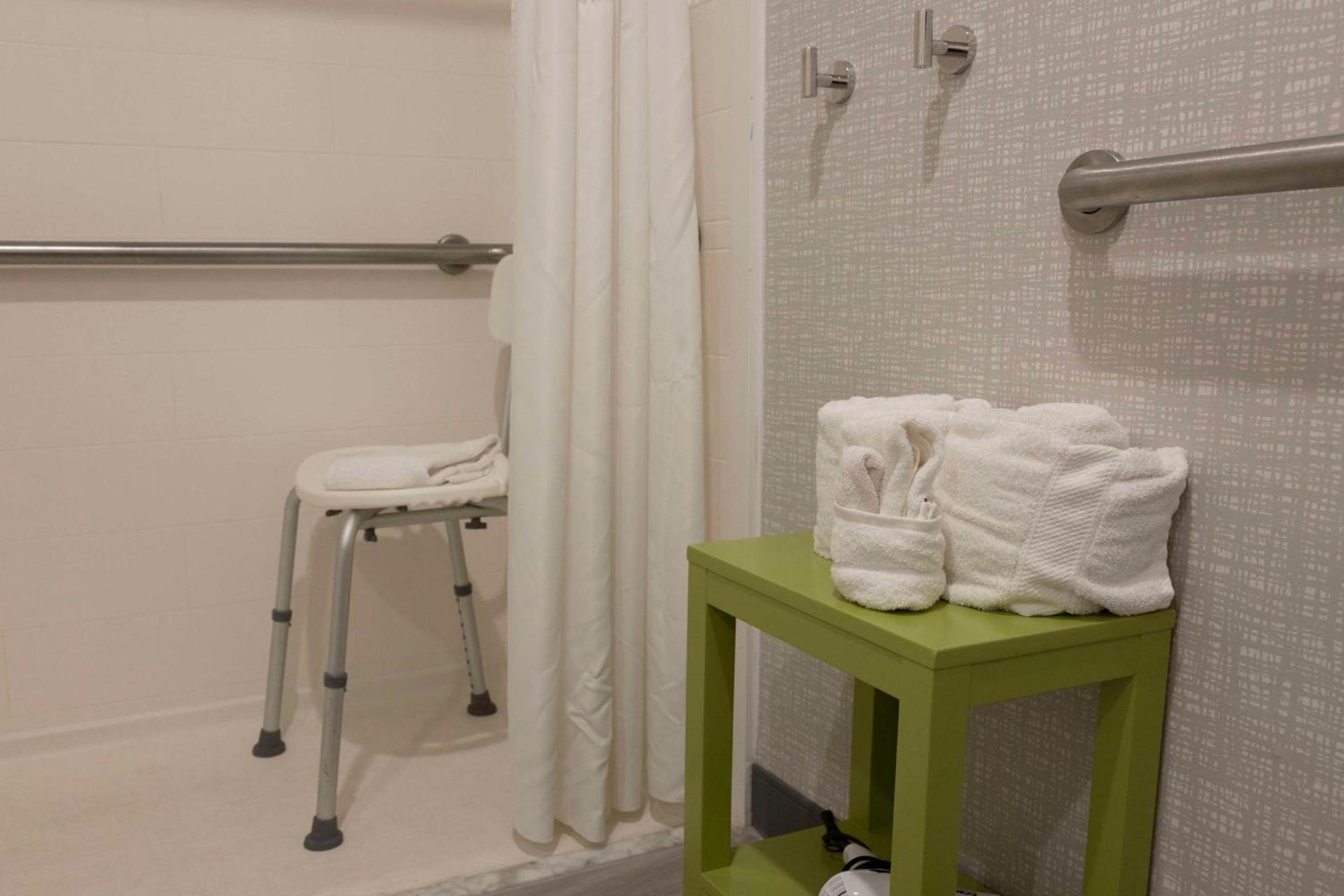 Hampton Inn Kent/Akron Area photo 50
