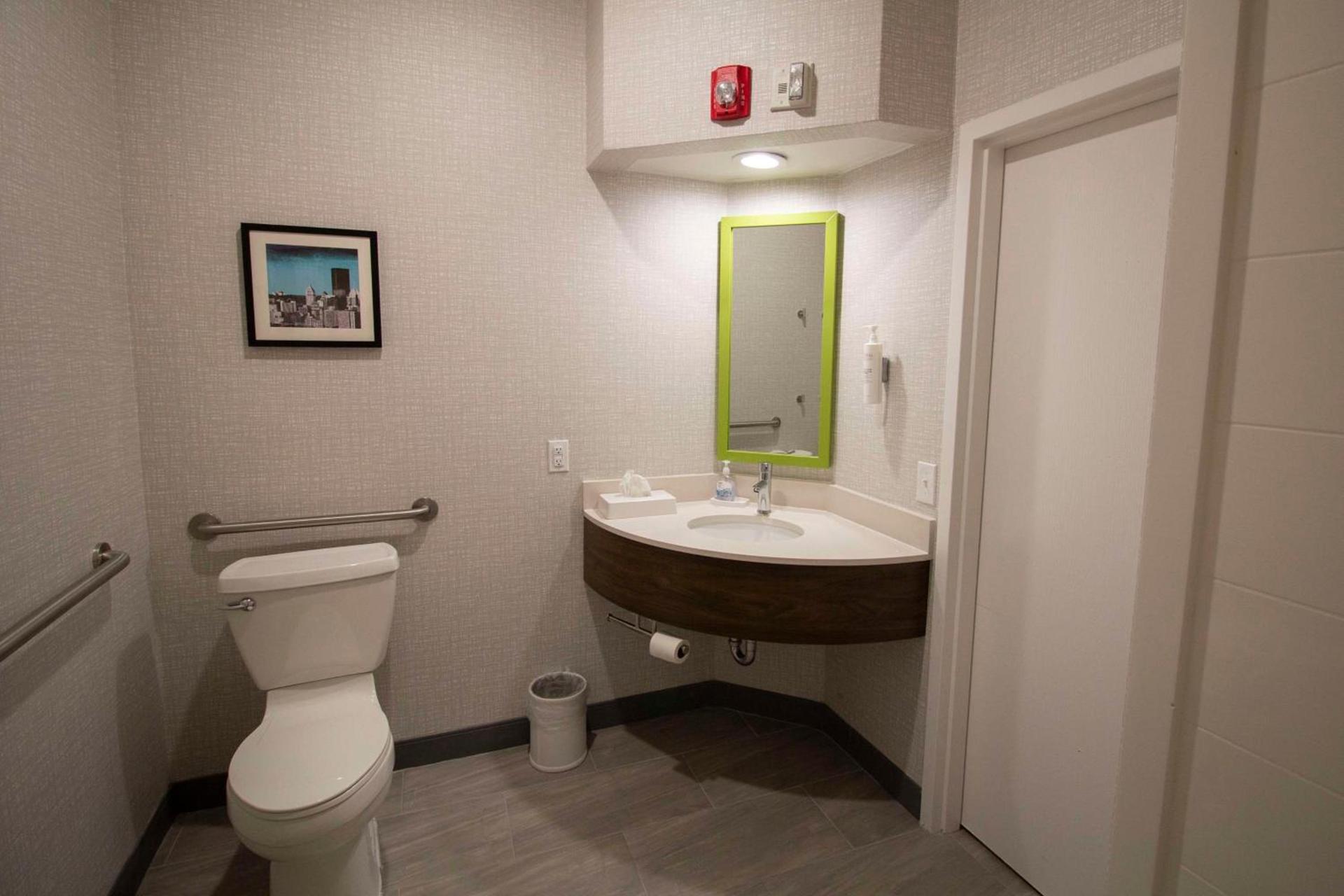 Hampton Inn Kent/Akron Area photo 60