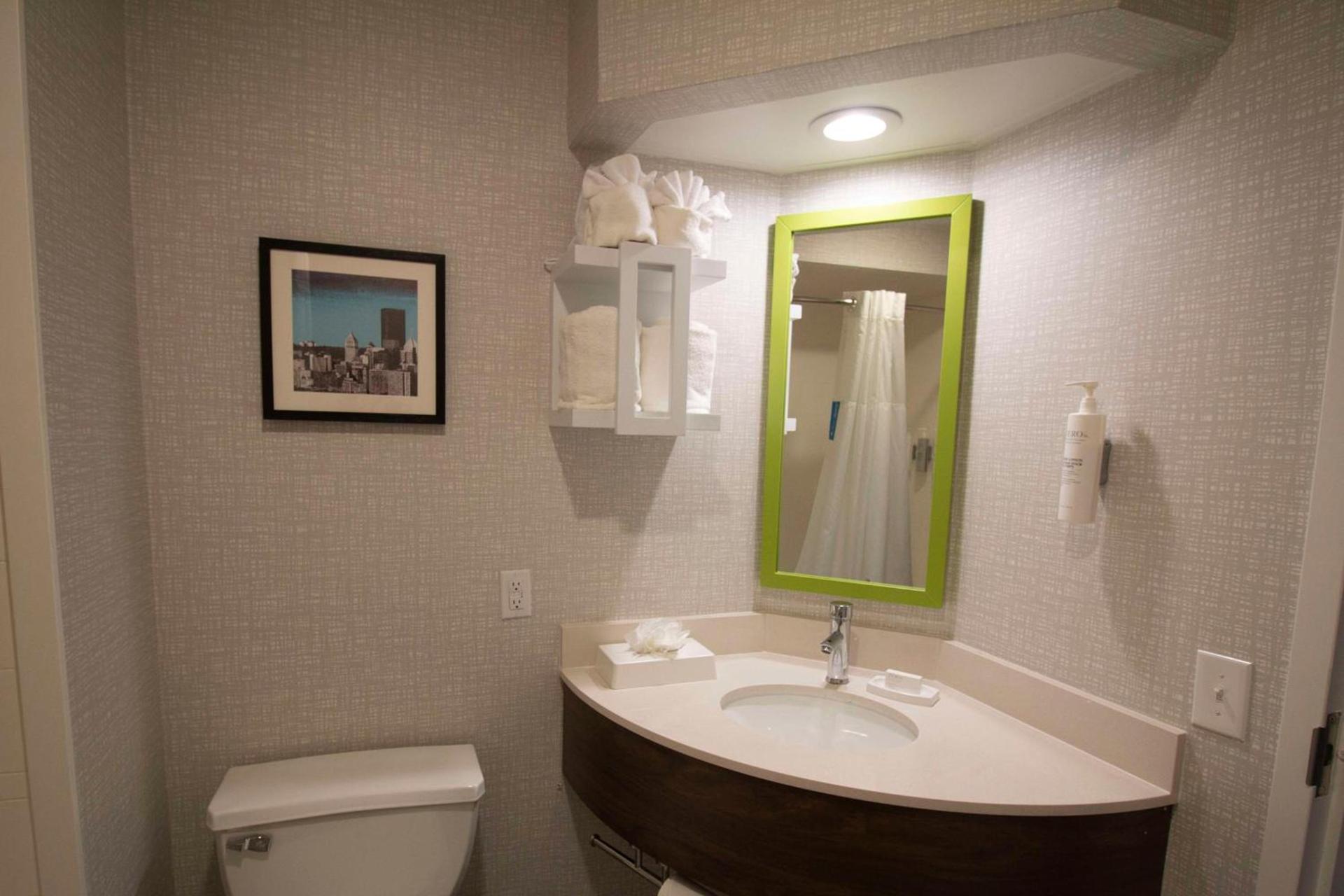 Hampton Inn Kent/Akron Area photo 63