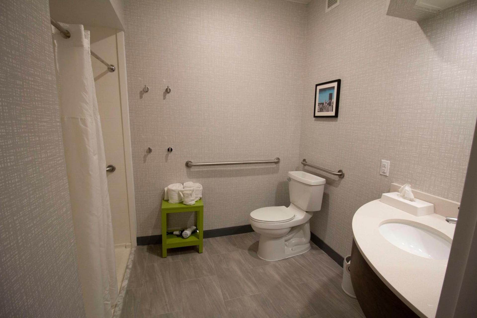 Hampton Inn Kent/Akron Area photo 68