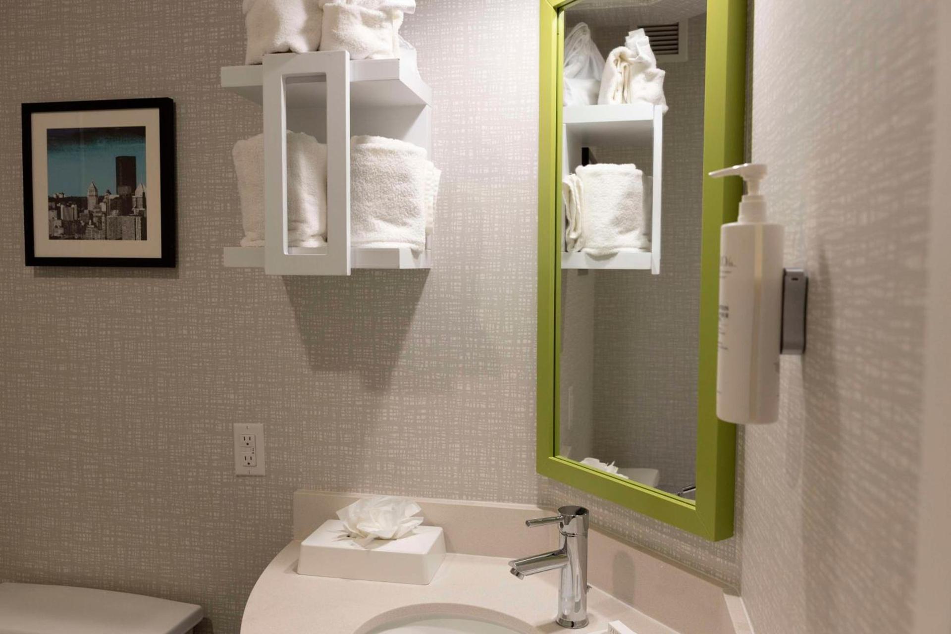 Hampton Inn Kent/Akron Area photo 73