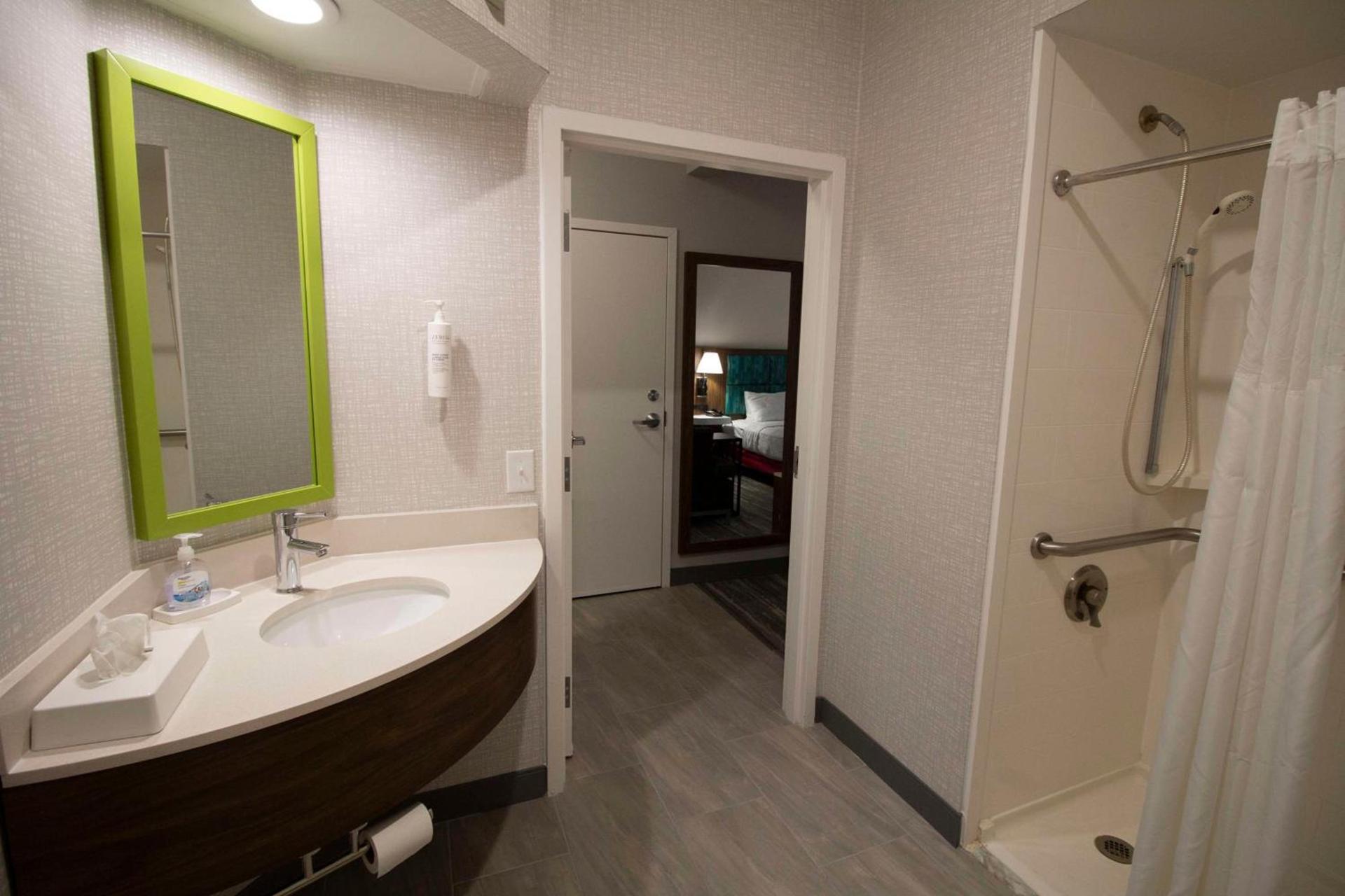 Hampton Inn Kent/Akron Area photo 75