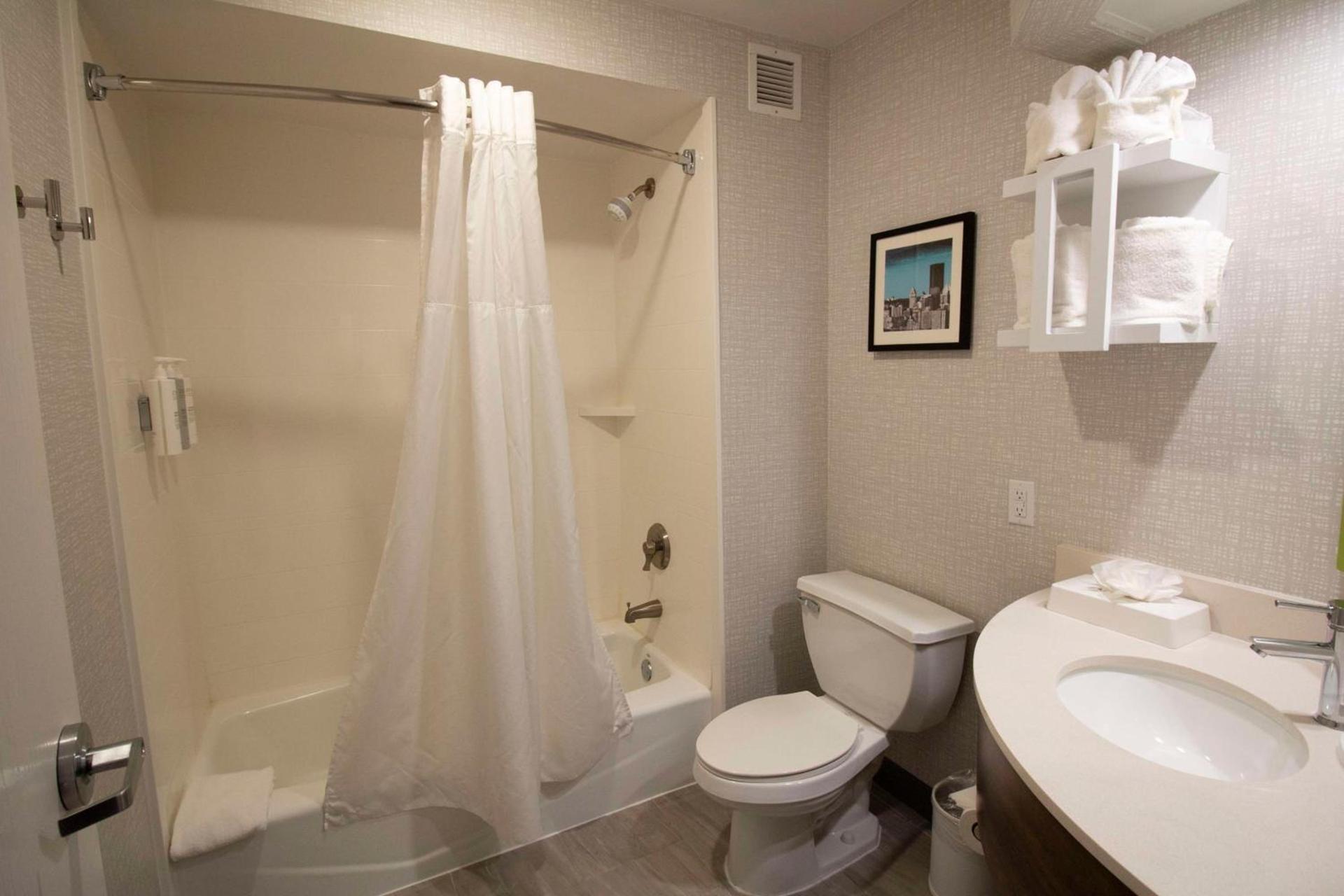 Hampton Inn Kent/Akron Area photo 77