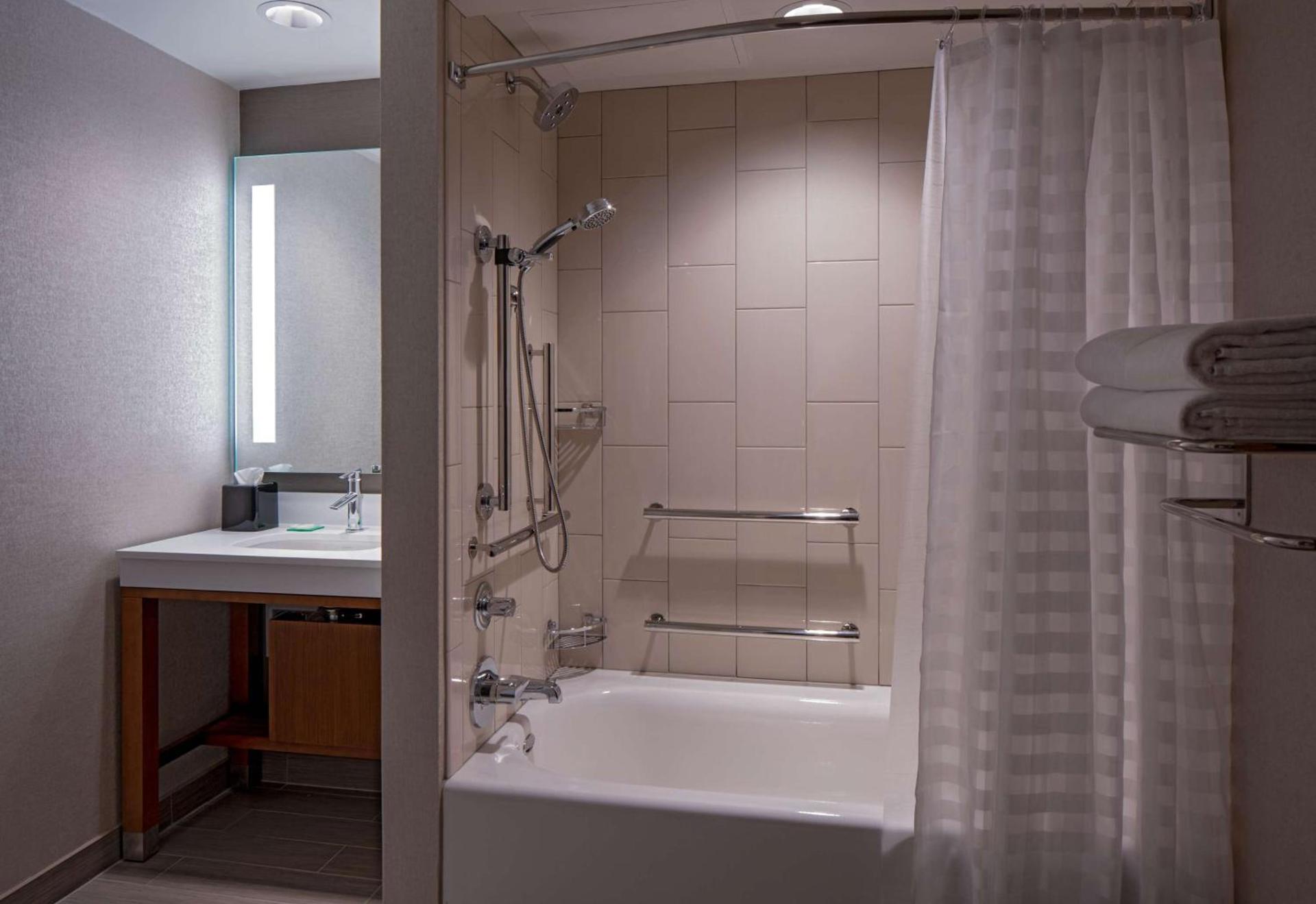 Hyatt Place Indianapolis Downtown photo 30