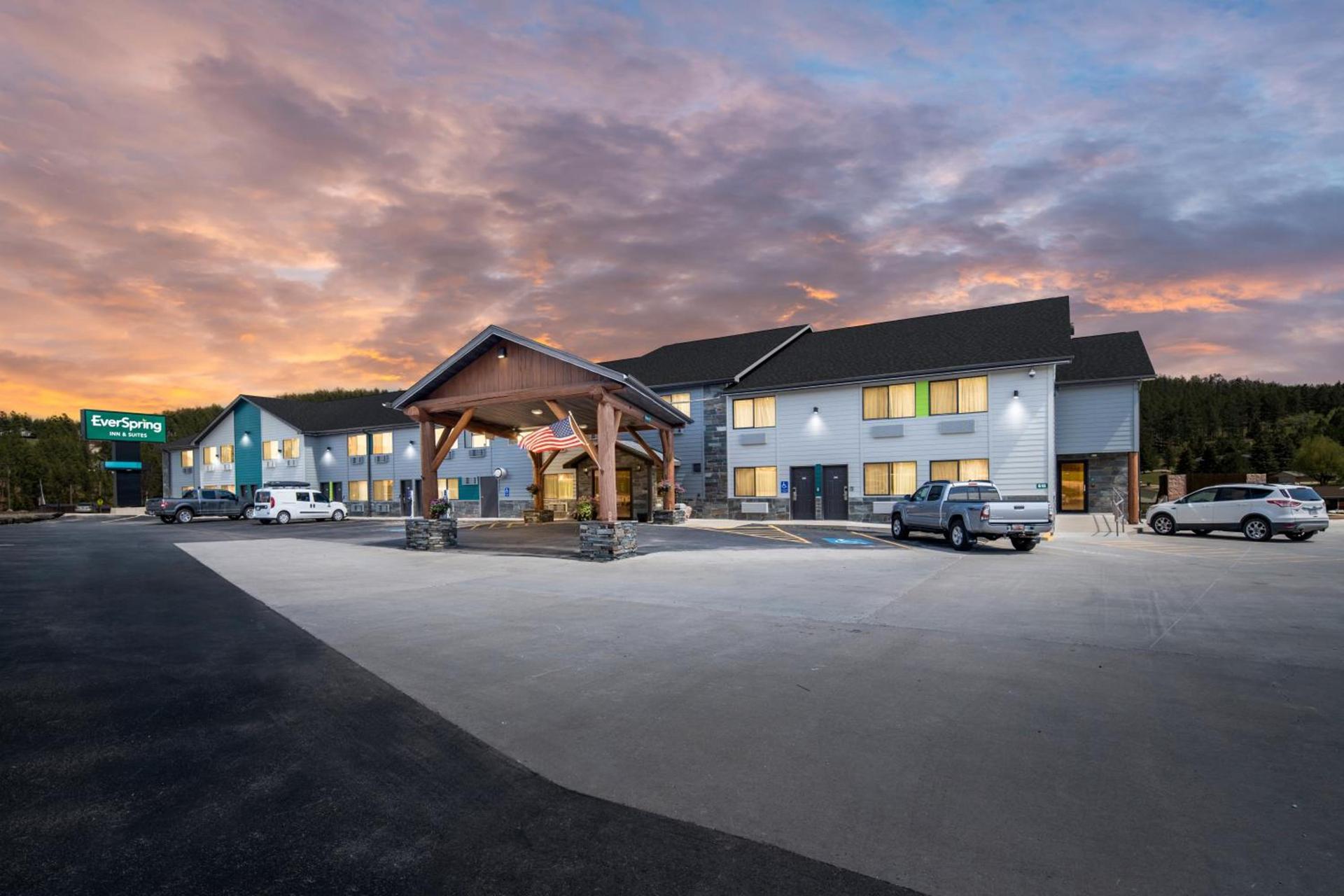 EverSpring Inn & Suites — hotel in Hill City
