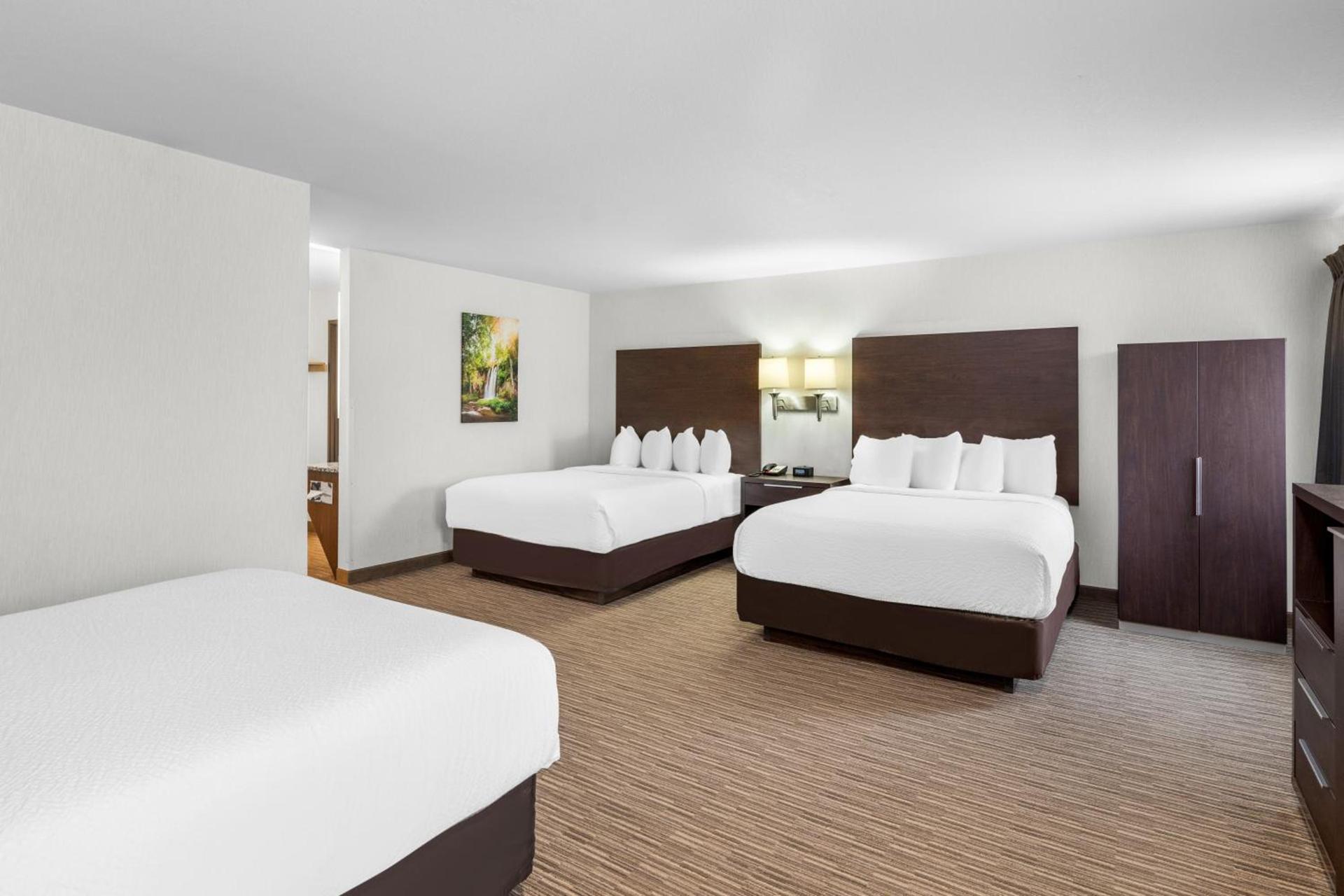 EverSpring Inn & Suites photo 6