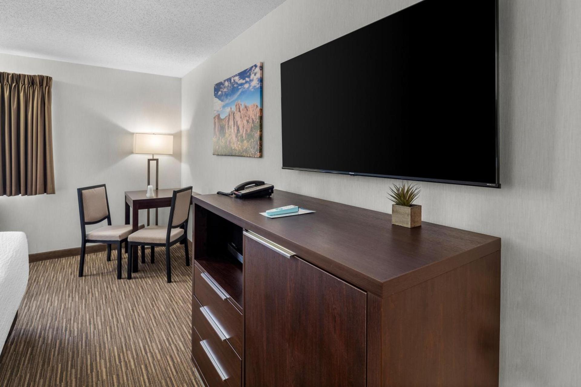 EverSpring Inn & Suites photo 10