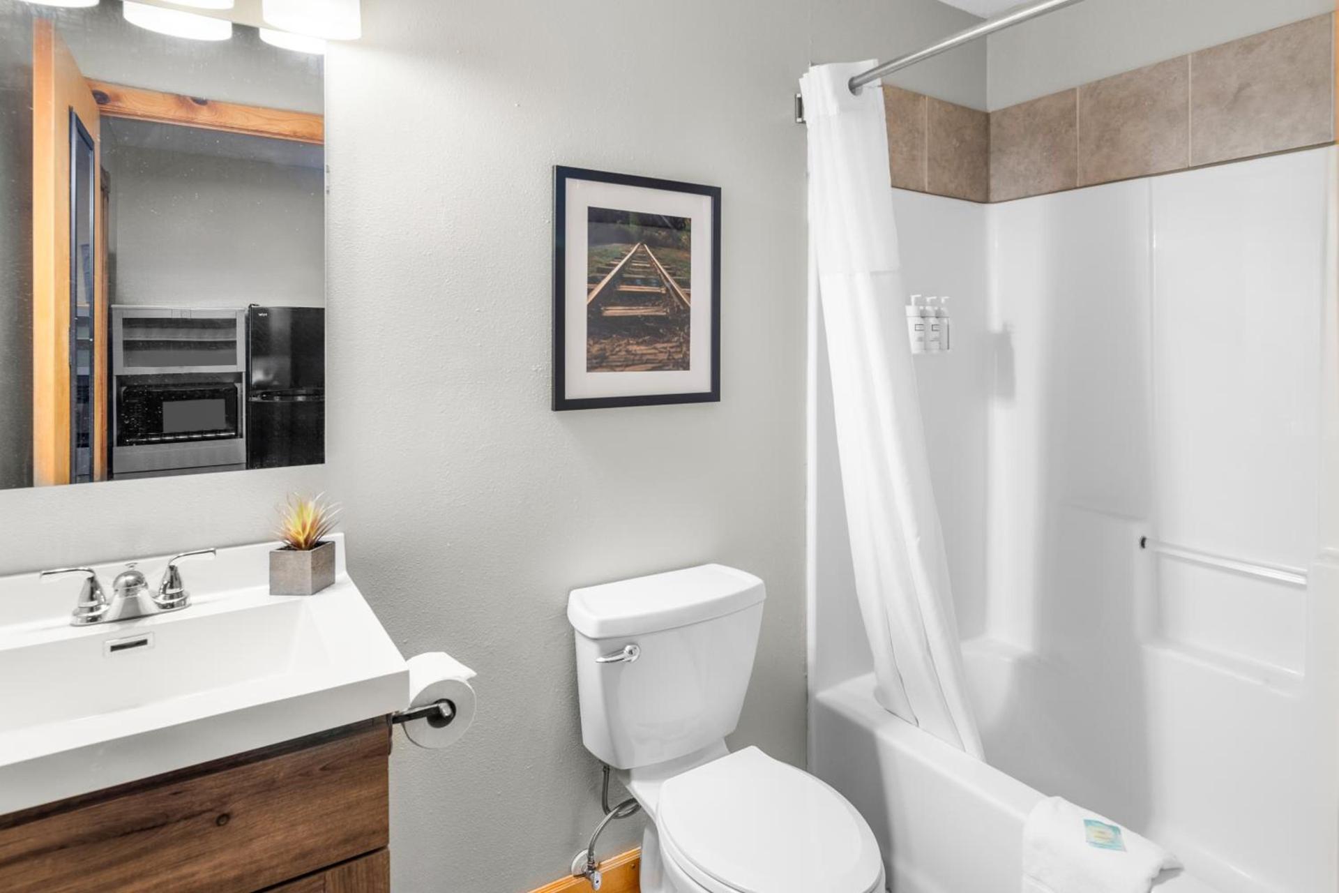 EverSpring Inn & Suites photo 27