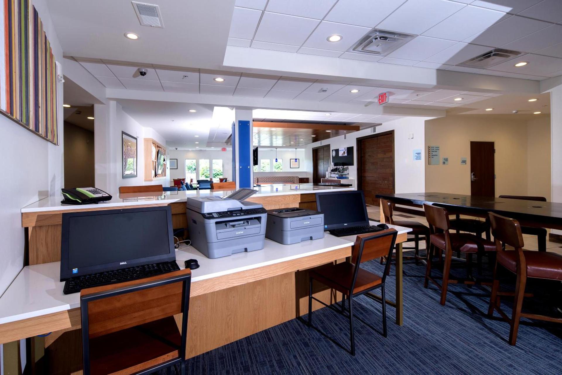 Holiday Inn Express & Suites Port Huron by IHG photo 9