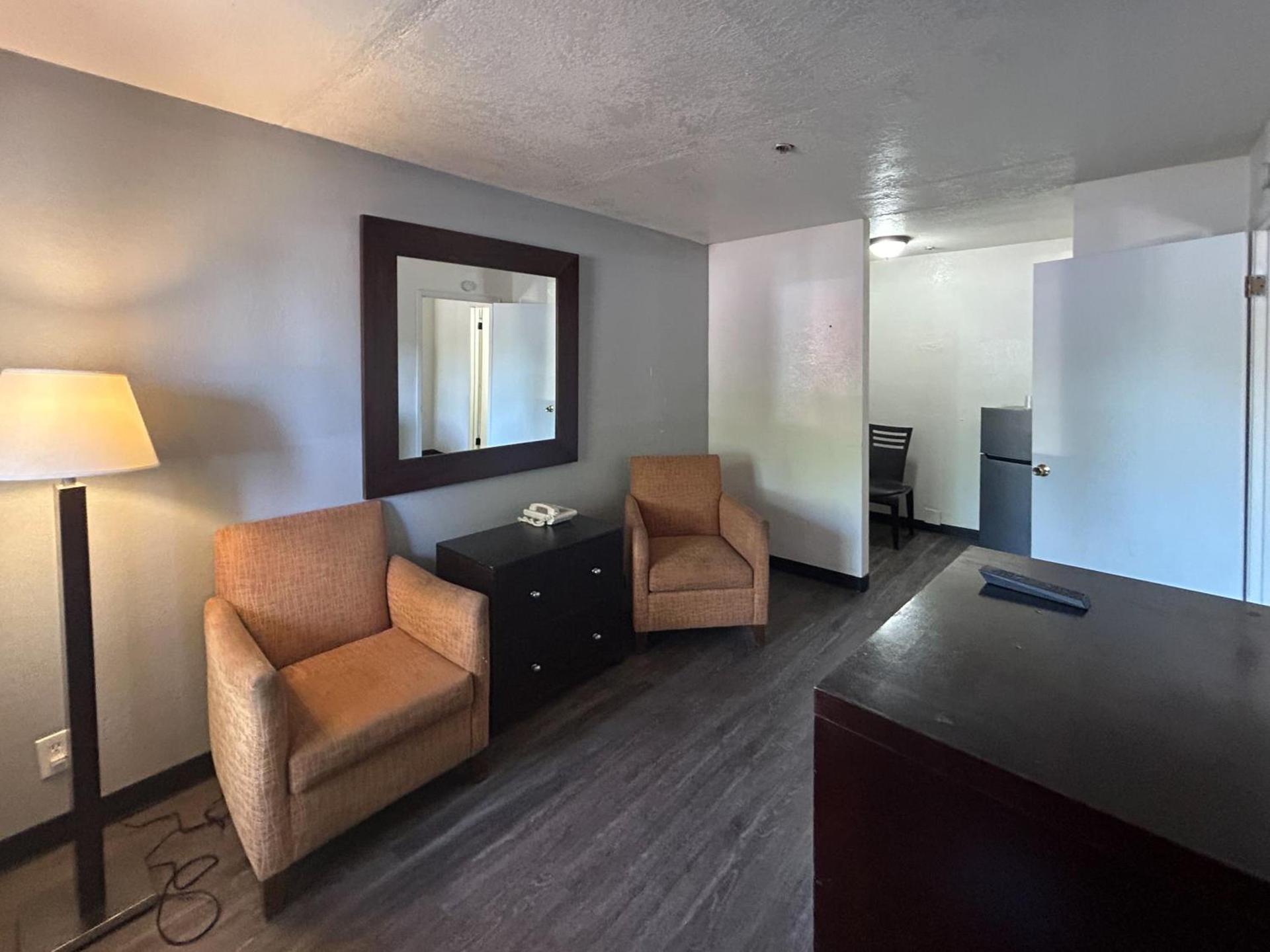 Studio 6 Tempe, AZ Elliot Road photo 12
