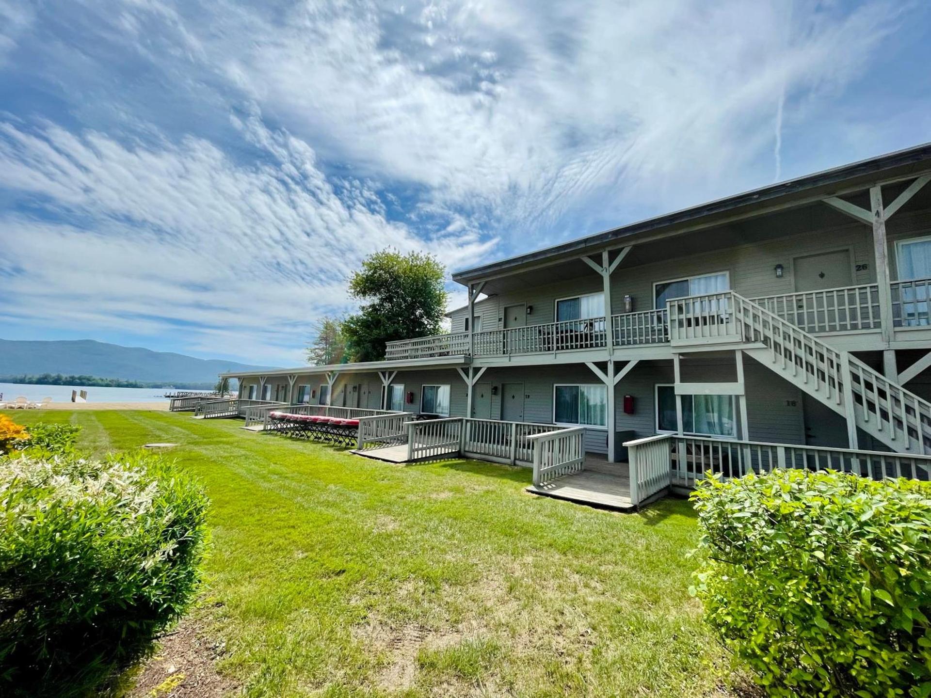 Waters Edge Lodge photo 6