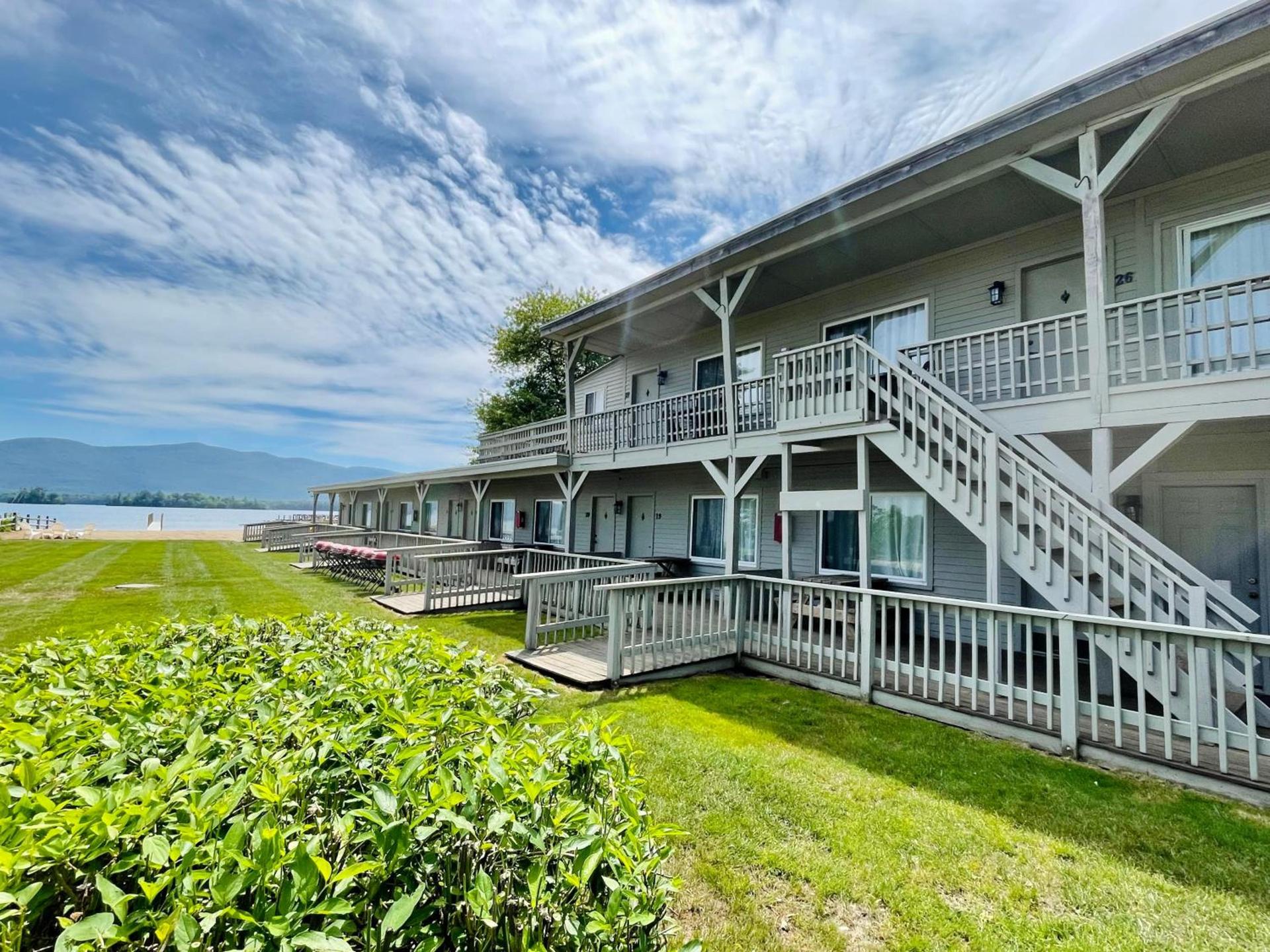 Waters Edge Lodge photo 17
